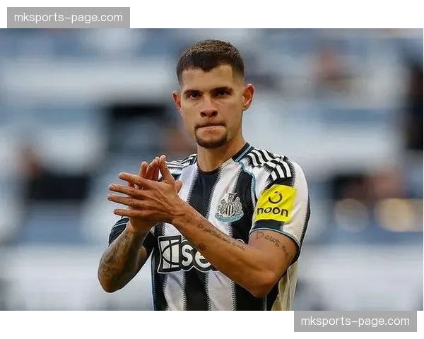 官方：纽卡斯尔联与巴西中场吉马良斯续约至2029年