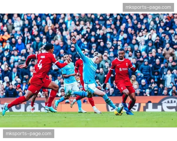 英超榜首战前瞻：曼城vs利物浦，争冠路上的“六分之战”